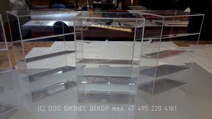 БИЗНЕС ДЕКОР. Cтойки из акрилового стекла для COFFEE & BEER HOUSE (г. Москва)