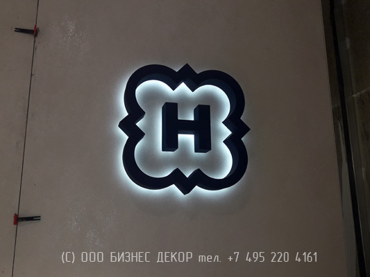 БИЗНЕС ДЕКОР. Наружное оформление магазина HENDERSON в С.-Петербурге (ТРЦ «Галерея», Лиговский пр. 30А)