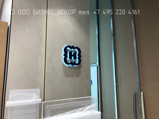 БИЗНЕС ДЕКОР. Рекламное оформление магазина HENDERSON (г. Краснодар, ТРЦ «OZ MALL»)