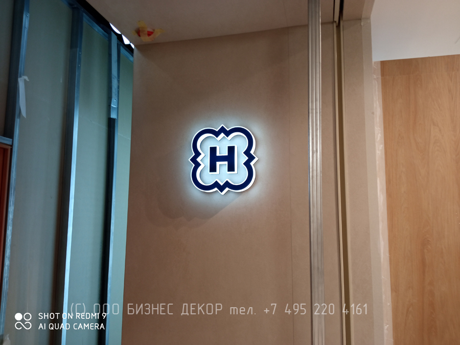 БИЗНЕС ДЕКОР. Оформление магазина HENDERSON в Нижневартовске